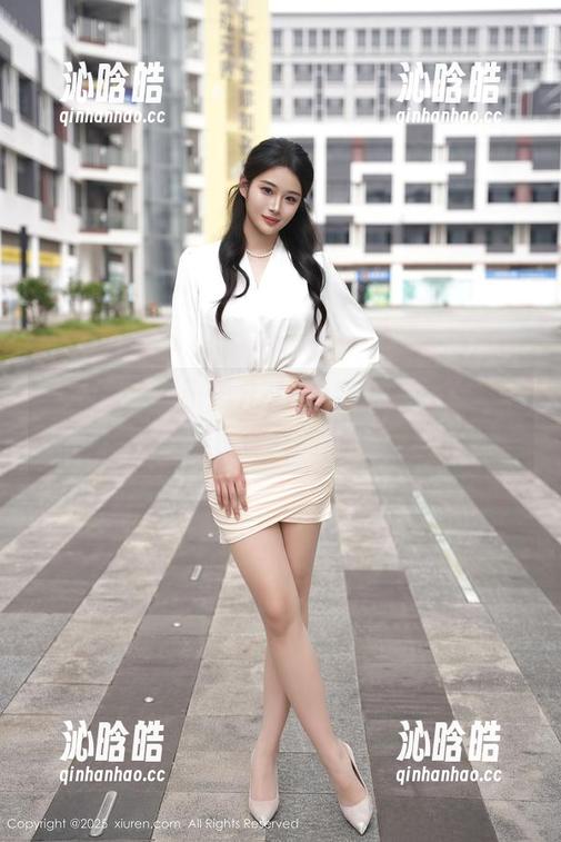 秀人网-张思允Nice 秀人网 - 当张思允Nice穿上白色,要不要下载美图做我的背景图?!