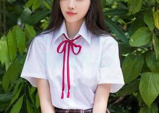 秀人网 - 有点可爱的月野兔美妞，眼镜加持后的眼神，高清原图让人不小心多想了。