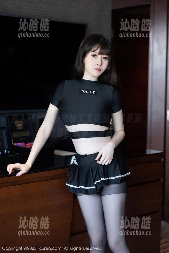 秀人网 - 新一轮林文文美腿写真更新，光是修图就要出新高度