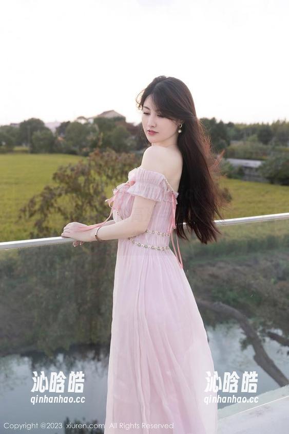 秀人网 - 高清图包—果儿victoria的魅惑制服，成熟御姐的高冷与俏皮怎一个字了得？
