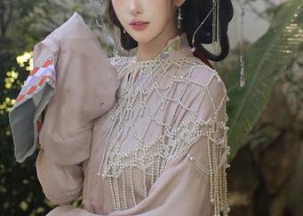 秀人网 - 桃桃子的旗袍梦,私拍里的各种迷醉和错位