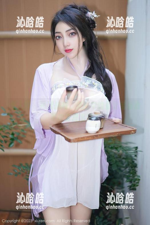 秀人网 - 短裙挑战，美图中的蛋蛋宝有点不按常理出牌？