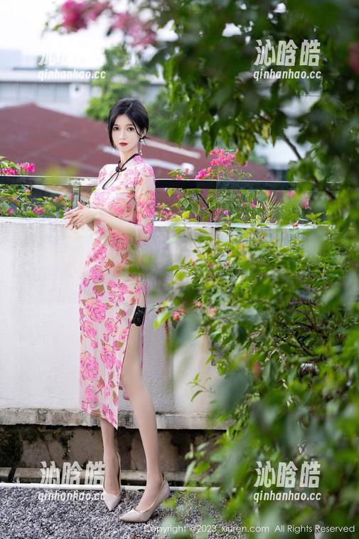 秀人网-金小依 秀人网 - 金小依的瑜伽:原图一阕,图包藏着的不只是动作