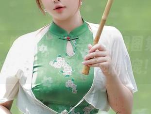 秀人网 - 喵喵喵！陈芊儿红裙图集下载，妹子和裙子都在拼命争宠！