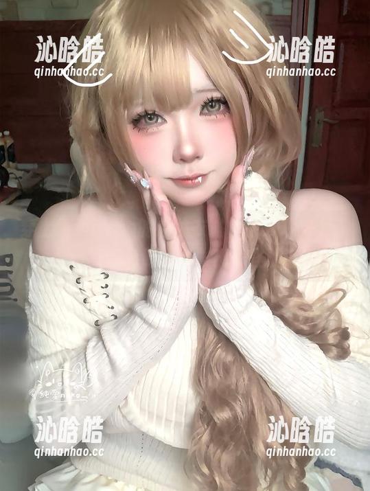 穿上纯爱neko的连体衣，你会发现它是个更新道具！随时随地发出奇怪的音效。