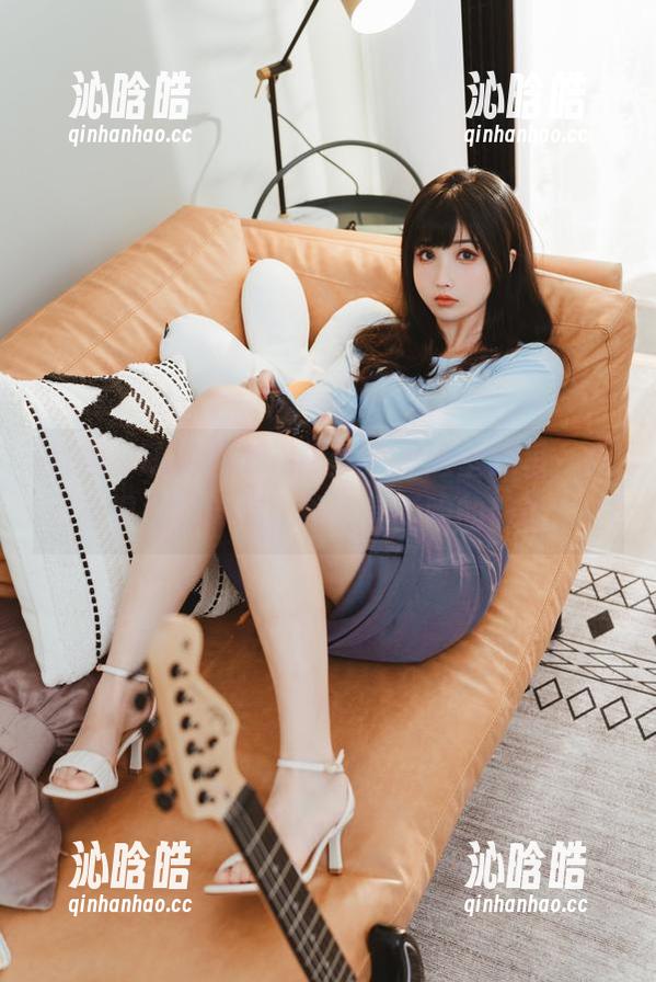 有种冲动想把肉扣热热子放进壁纸里，只有温柔能带来这种不言而喻的静谧。
