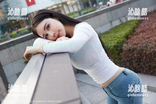 蜜桃社 - 木奈奈的精选黑丝写真：明明又很日常，却也让人忍不住多想想。
