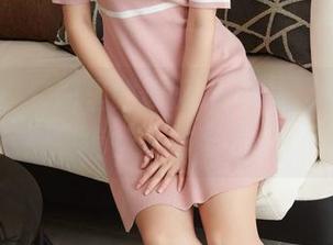 蜜桃社 - 套图里的珍妮Jeane，秘书范儿有些不同寻常