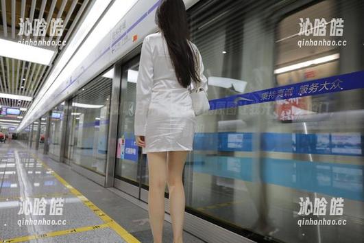 魔镜街拍 - आउ床前明月光，艾小青的原图让我开了新宵的门，变身御姐