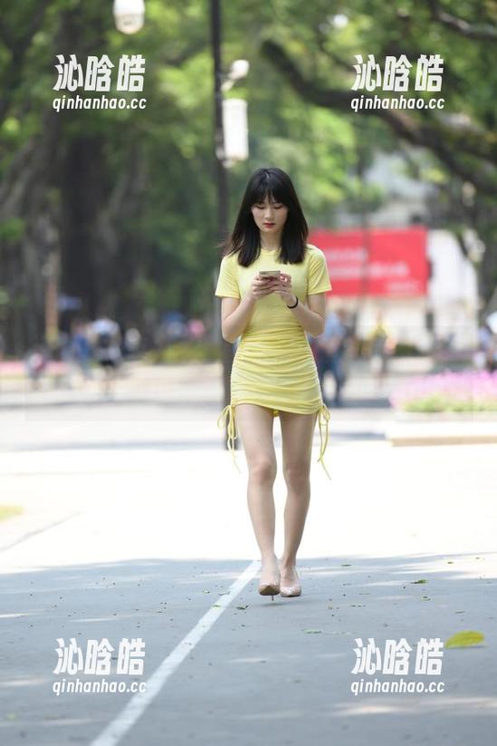 资源就是魔力：一图一卷，魔镜街拍让OL制服黑丝成了头号话题